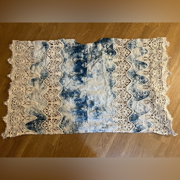 XCVI Mindset Blue and White, Tie dyed Embroidered Fabric Women Tunic, size S/M - Picture 2 of 8